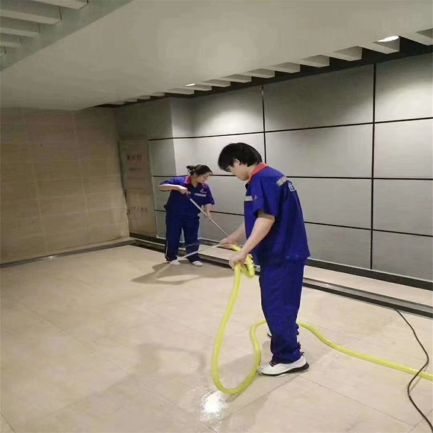 【湖南長沙】湘江歡樂城地面防滑處理一期工程
