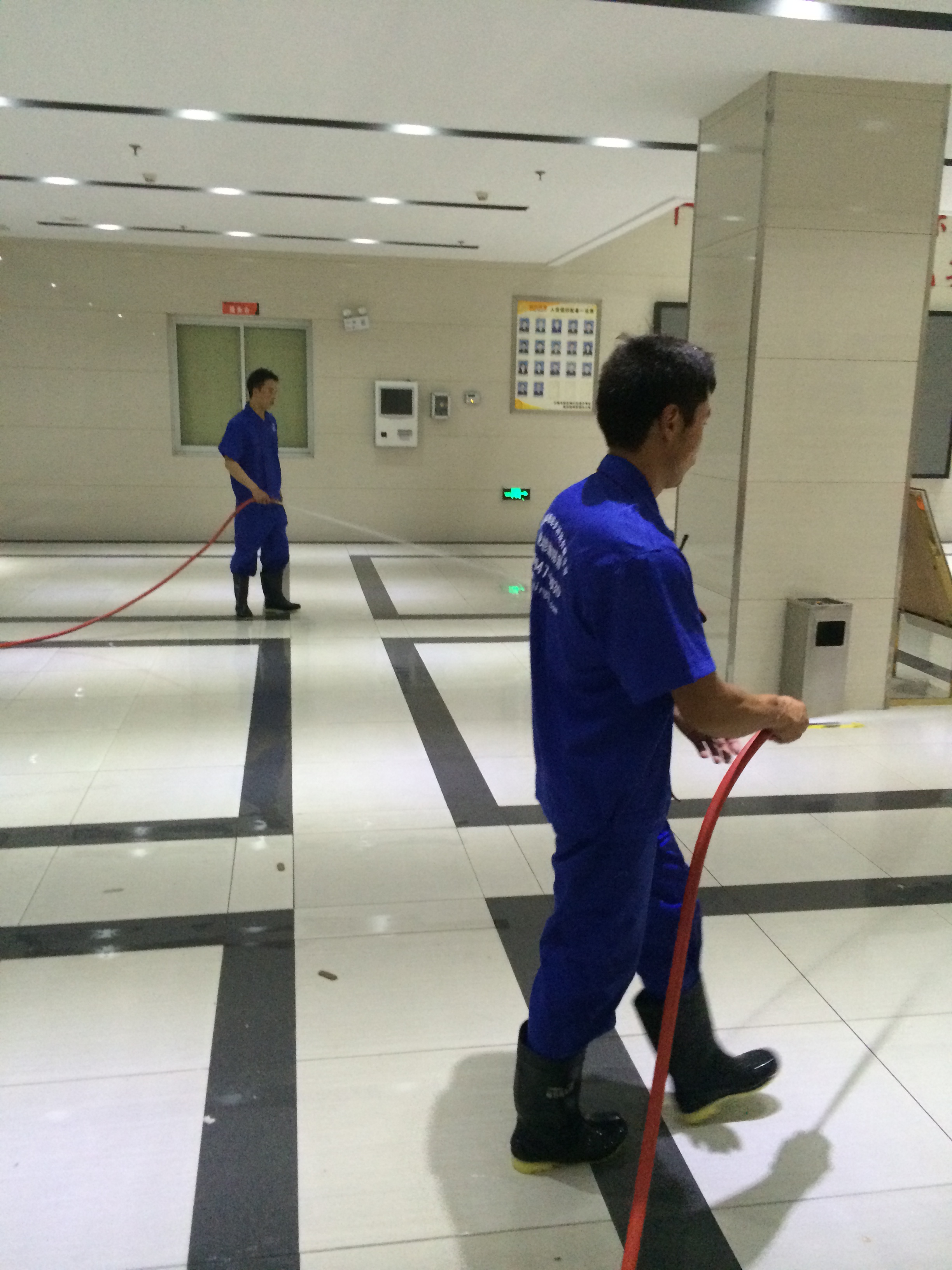 泰伯商場