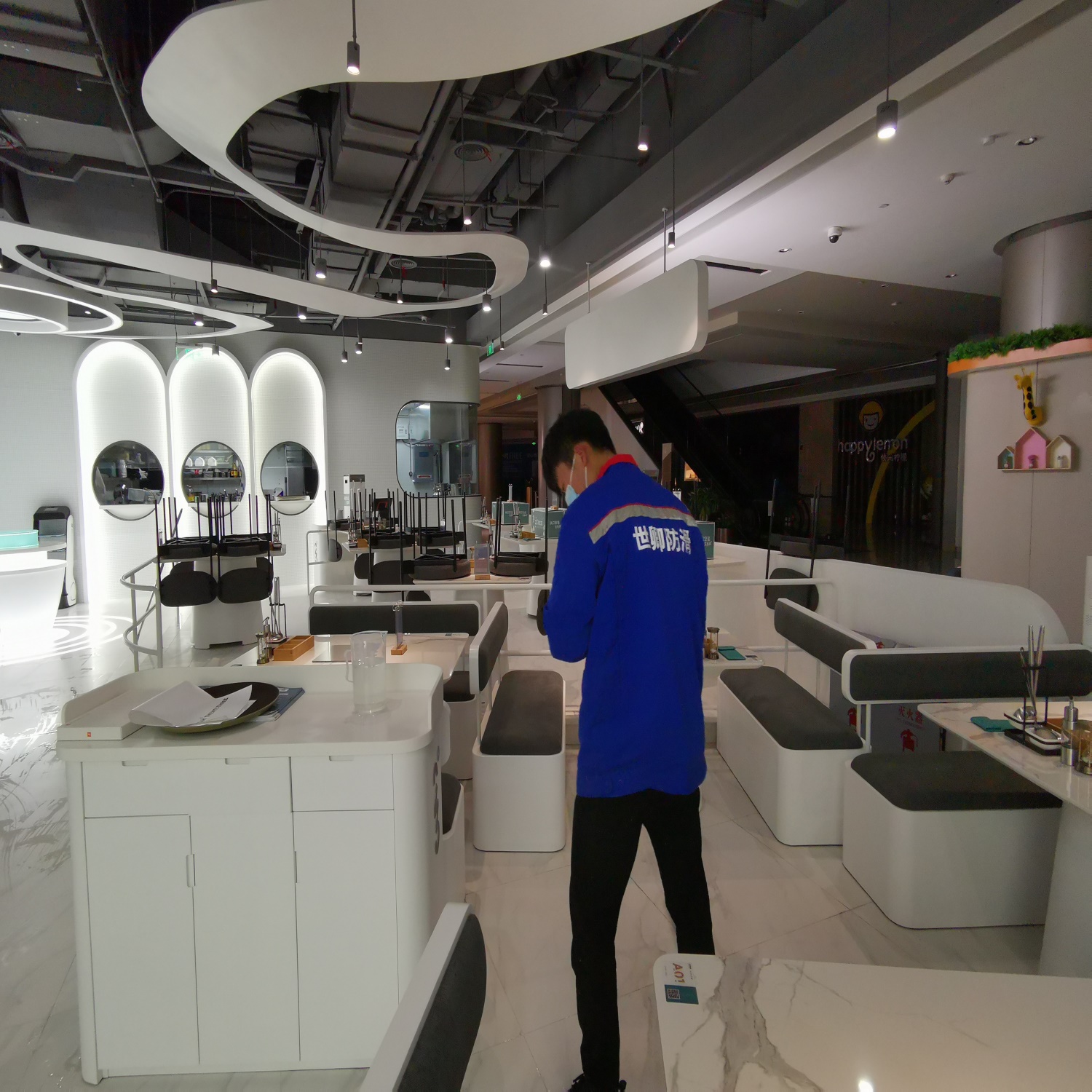 【上海總部】23°不太冷椰子雞火鍋店地面防滑處理